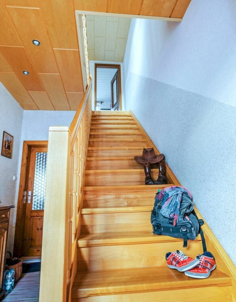 Ferienwohnung Andrea - Treppenaufgang
